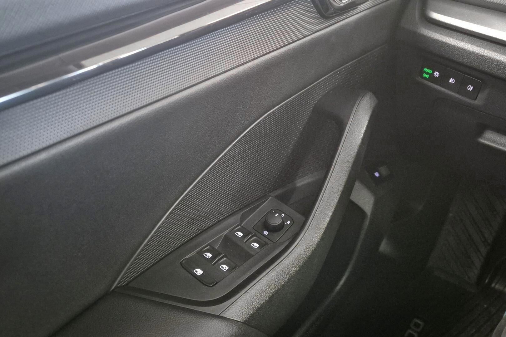 Skoda Octavia iso kuva 19