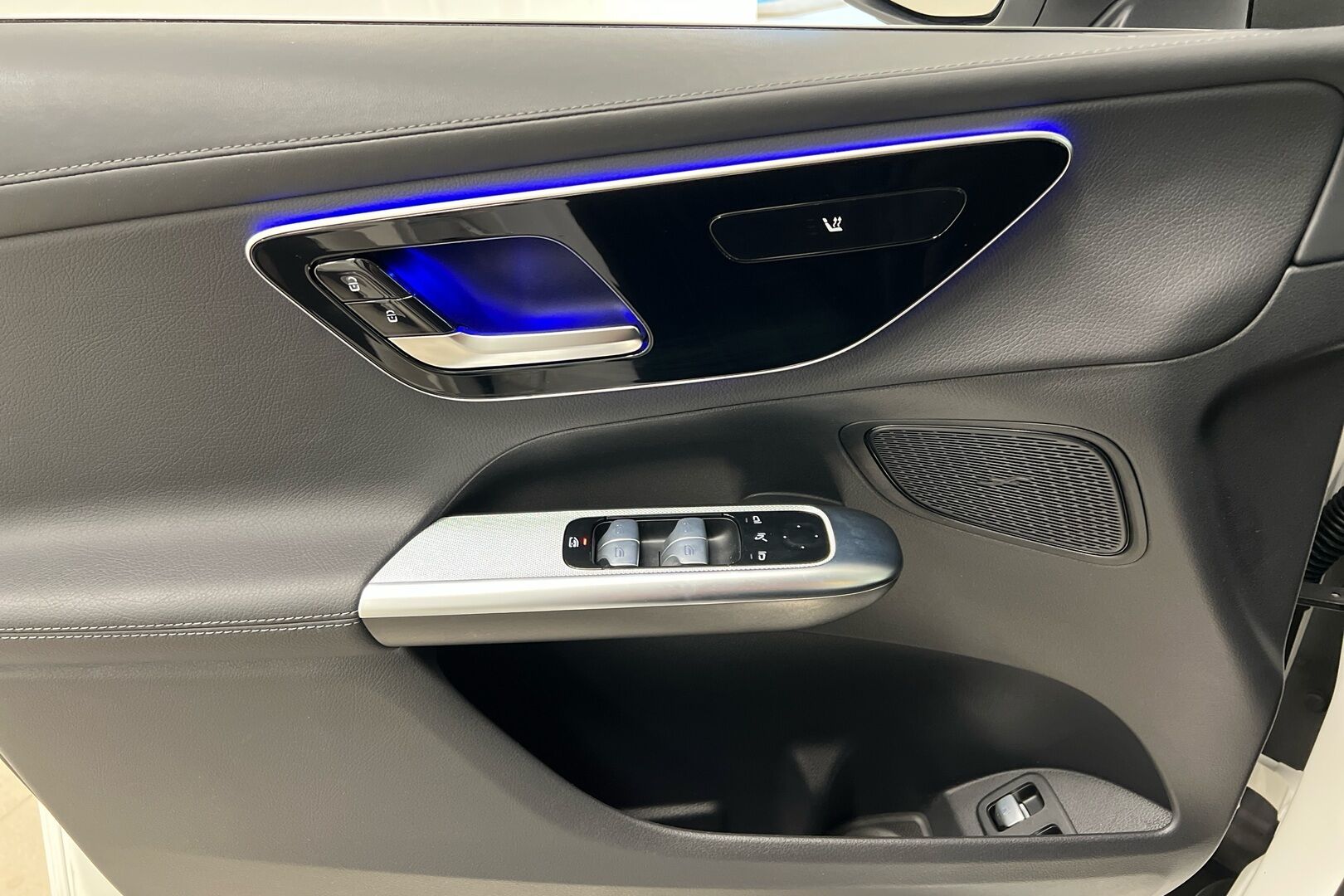 Mercedes-Benz GLC iso kuva 17