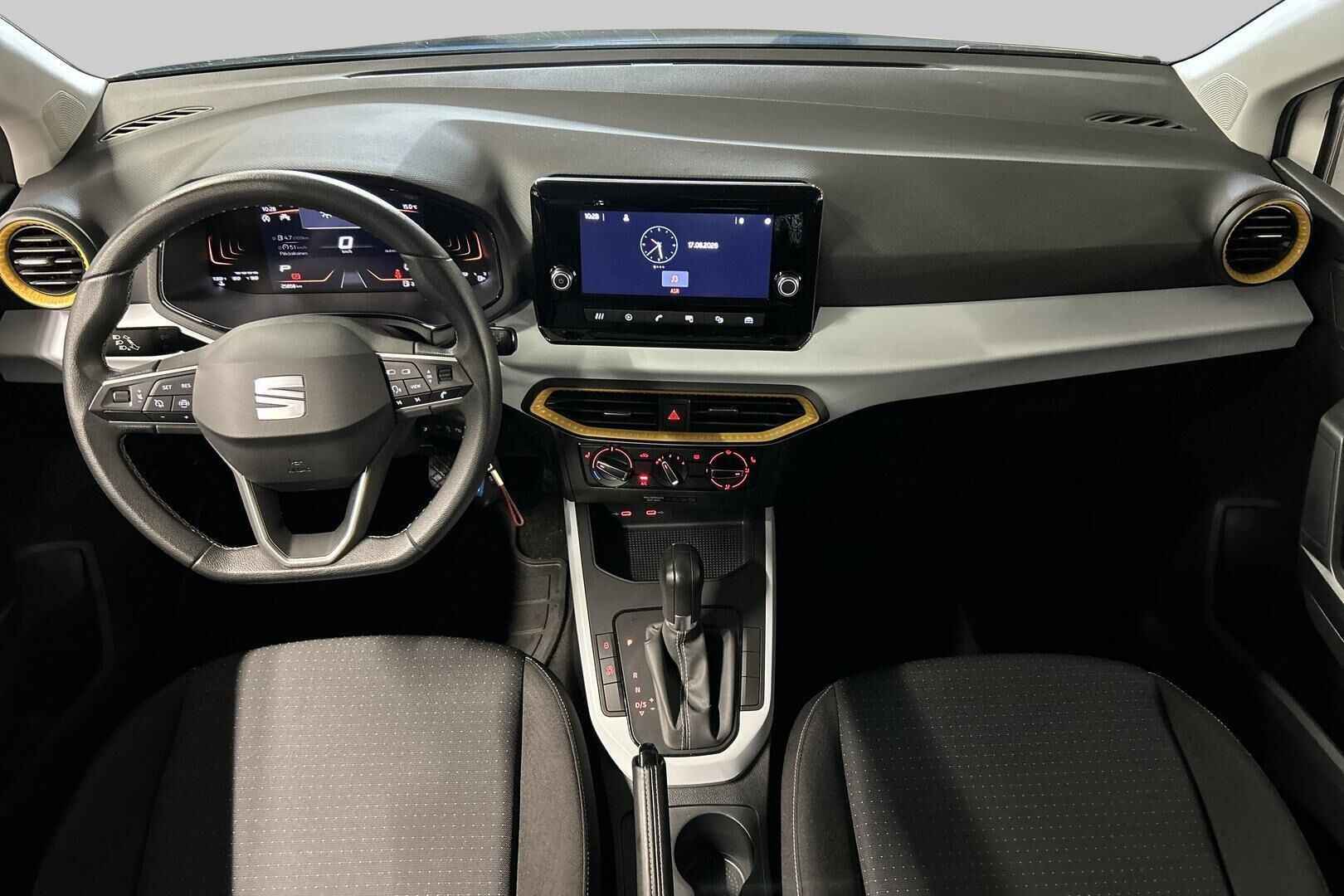 Seat Arona iso kuva 11