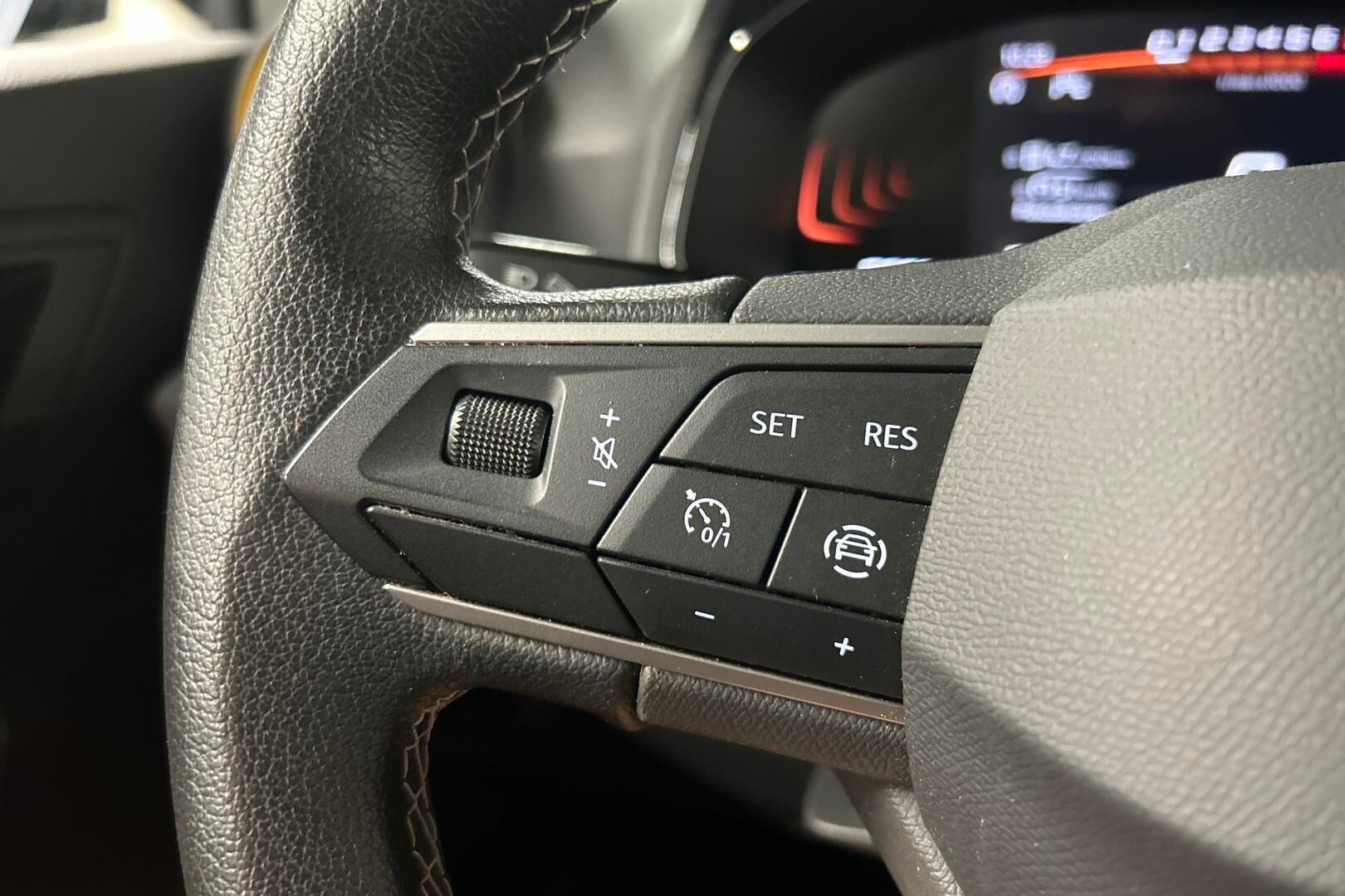 Seat Arona iso kuva 18