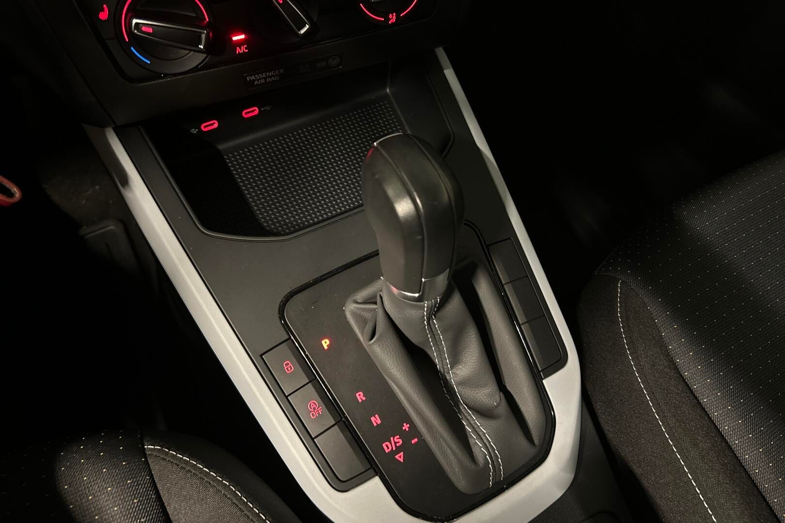 Seat Arona iso kuva 24