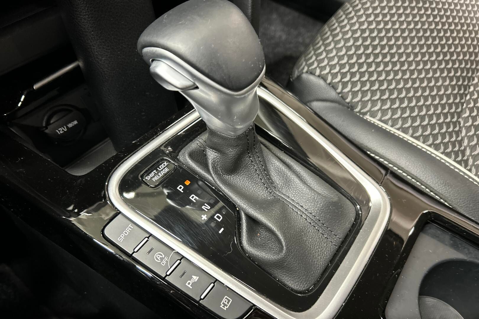 Kia Ceed iso kuva 16