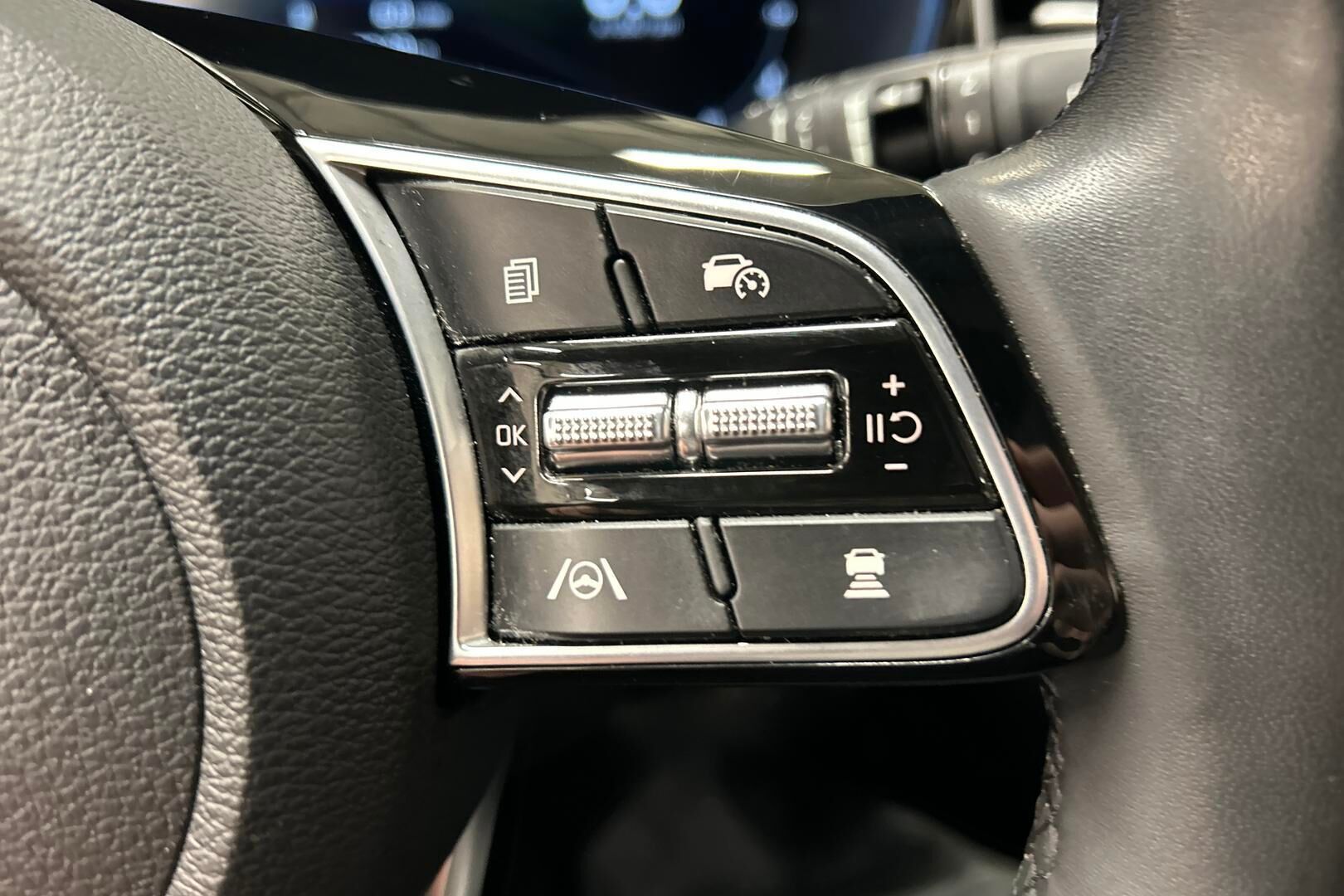 Kia Ceed iso kuva 17