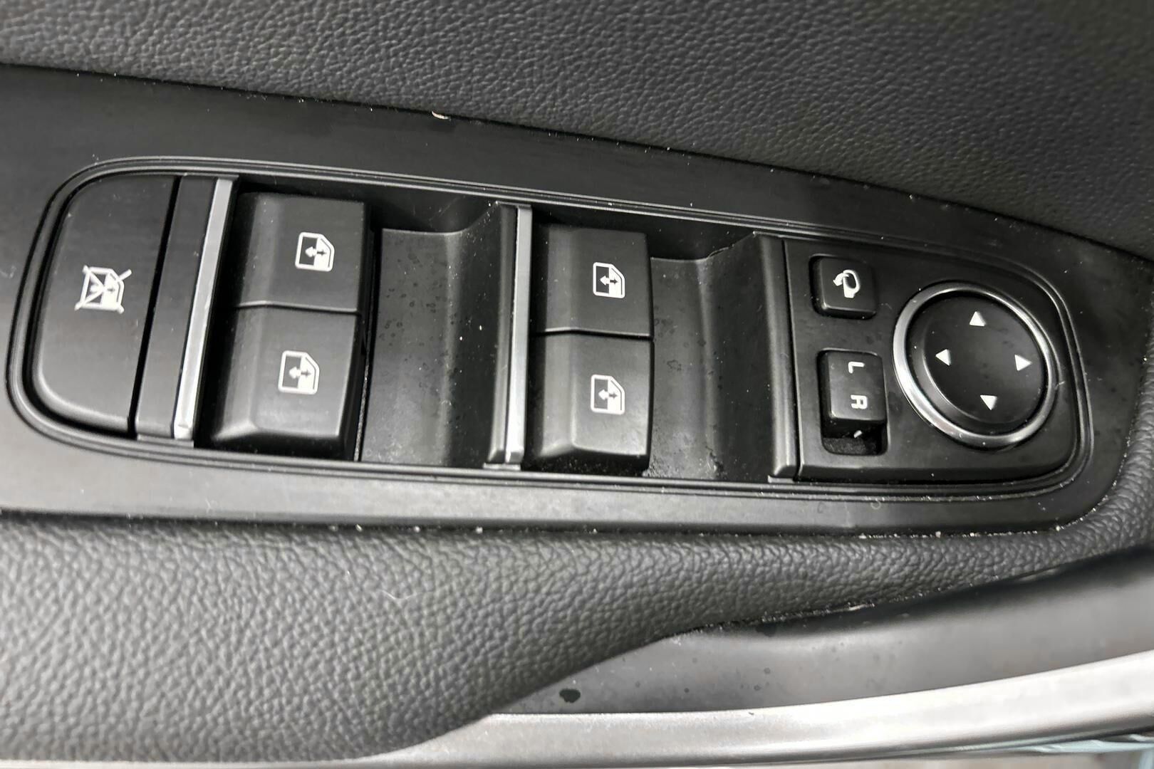 Kia Ceed iso kuva 21