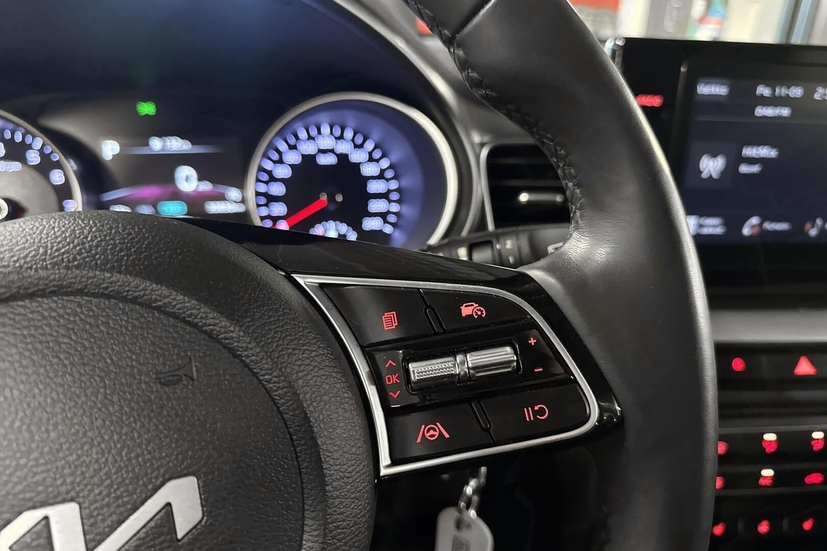Kia Ceed iso kuva 19
