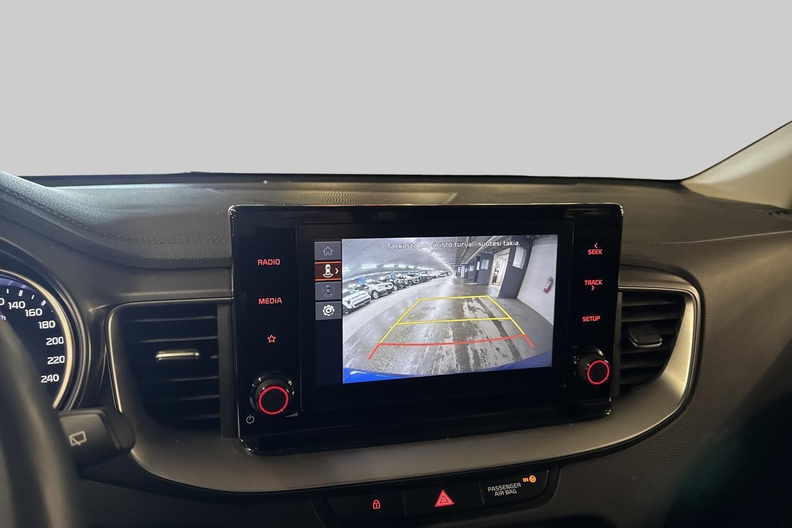 Kia Ceed iso kuva 23