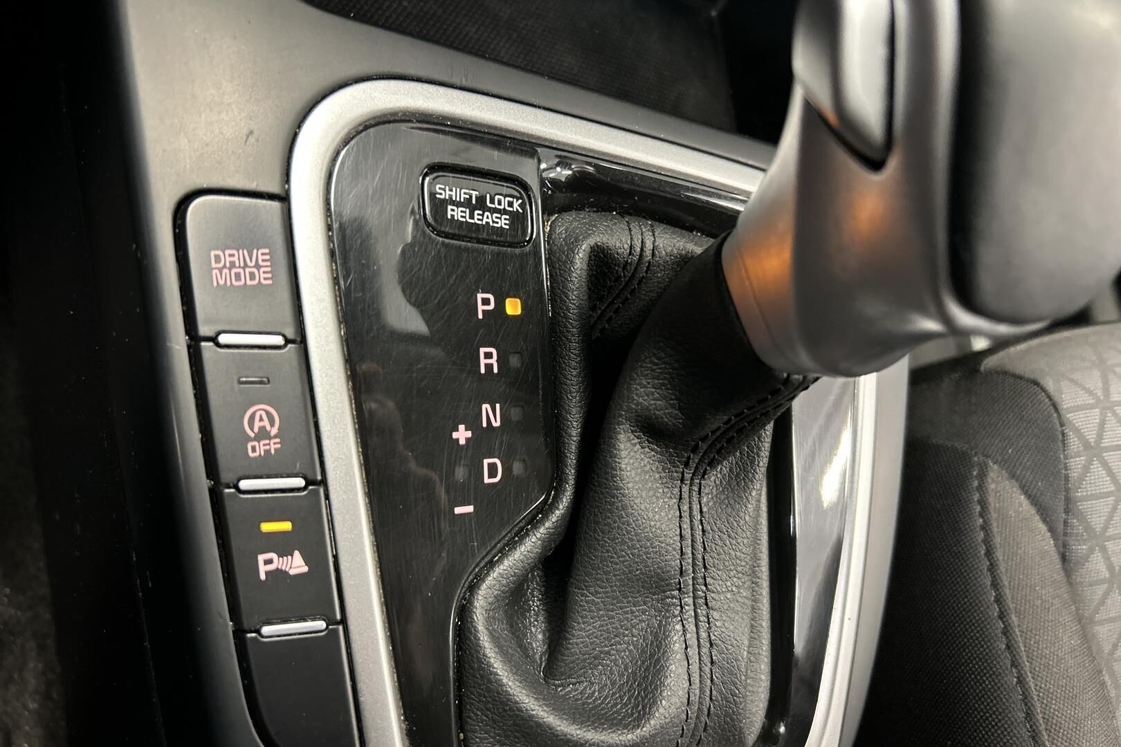 Kia Ceed iso kuva 17