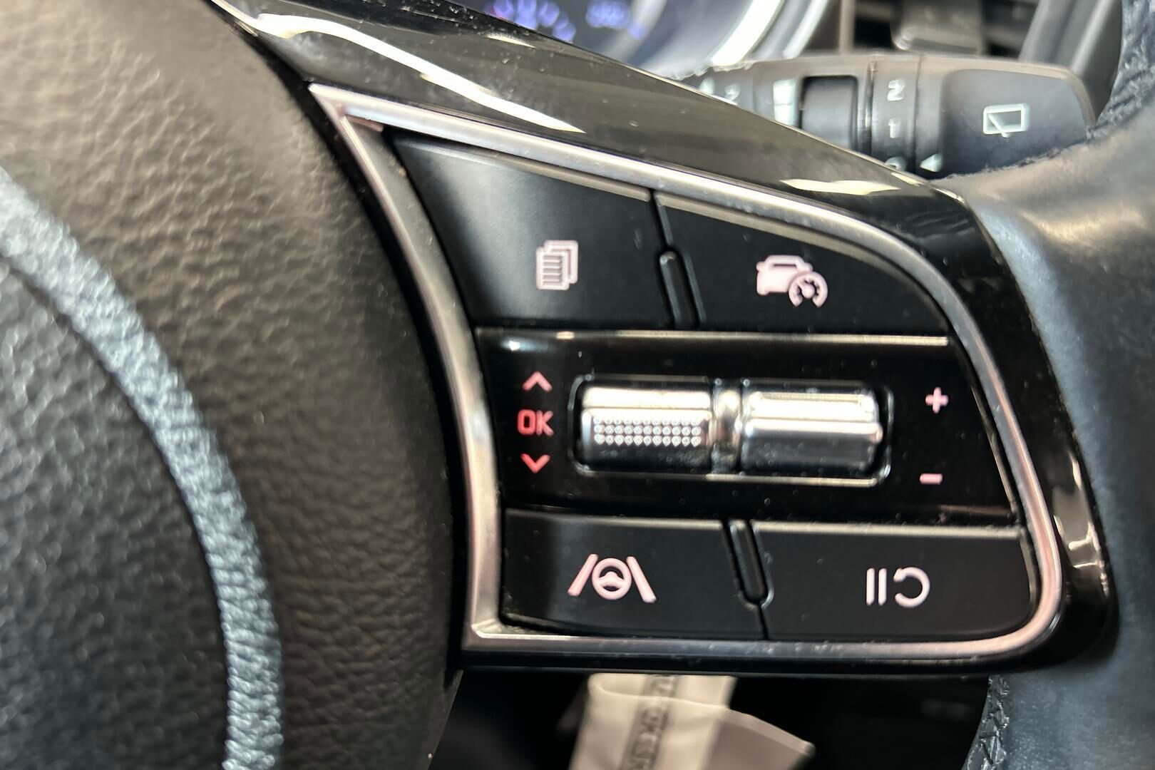 Kia Ceed iso kuva 18