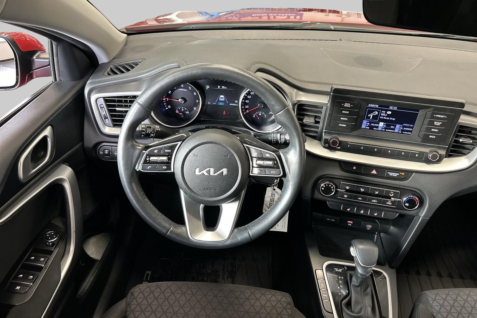 Kia Ceed iso kuva 23
