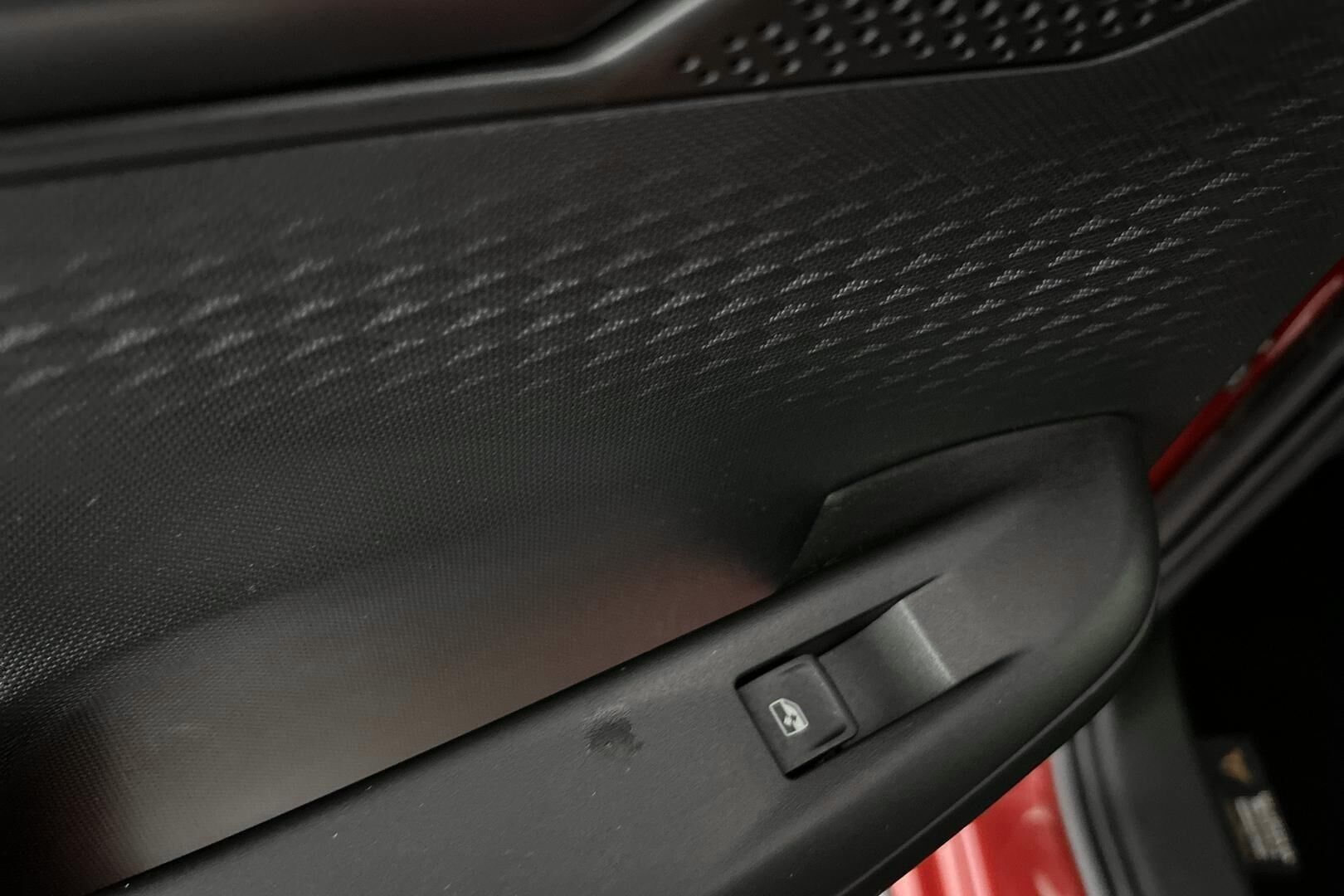 CUPRA Born iso kuva 14
