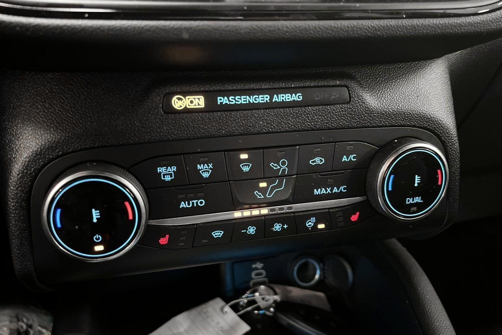 Ford Kuga iso kuva 17
