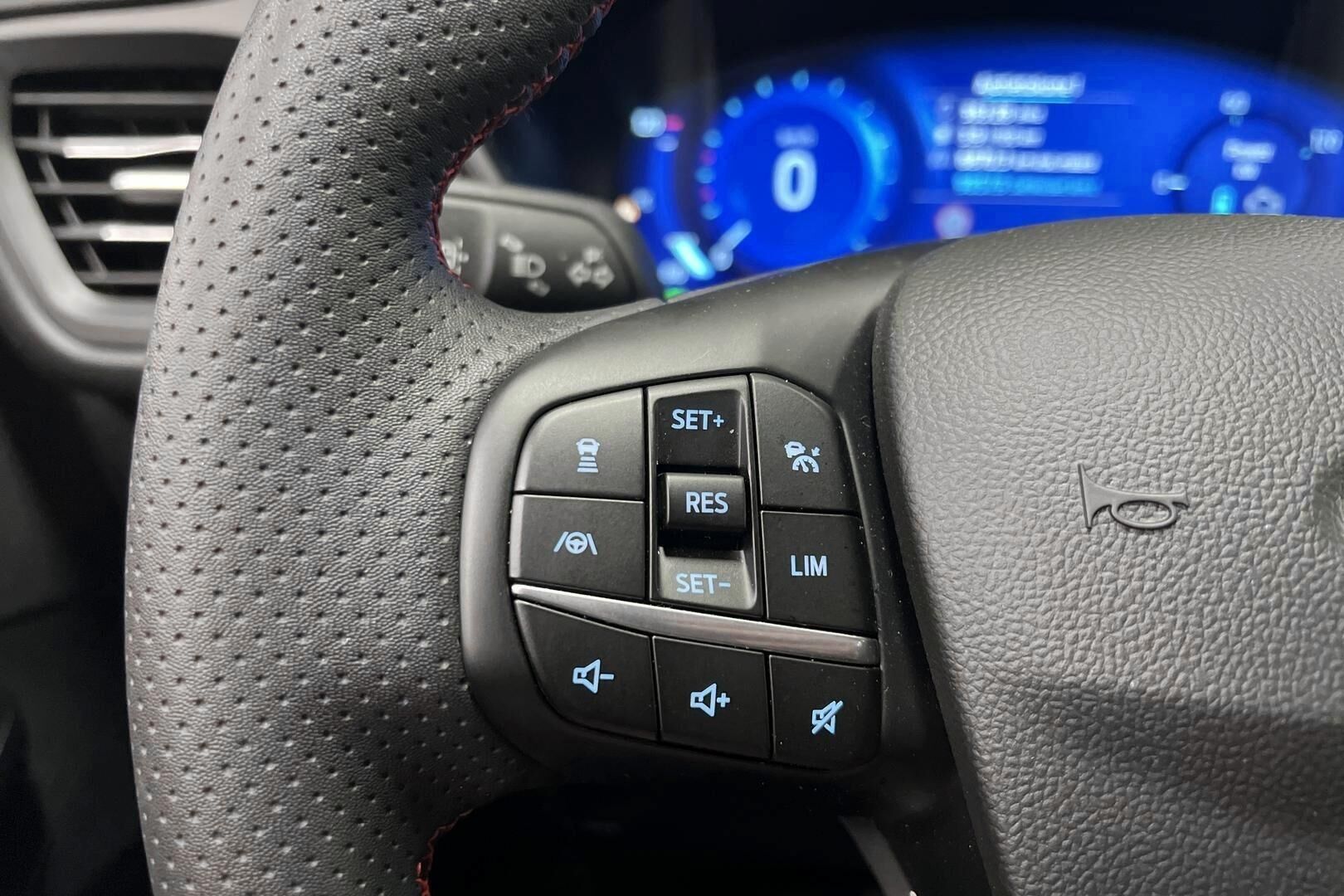 Ford Kuga iso kuva 20