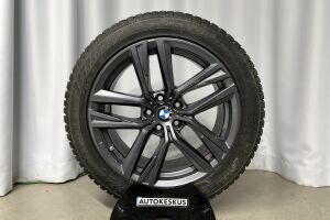 BMW i4 esikatselu 14