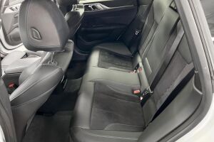 BMW i4 esikatselu 9