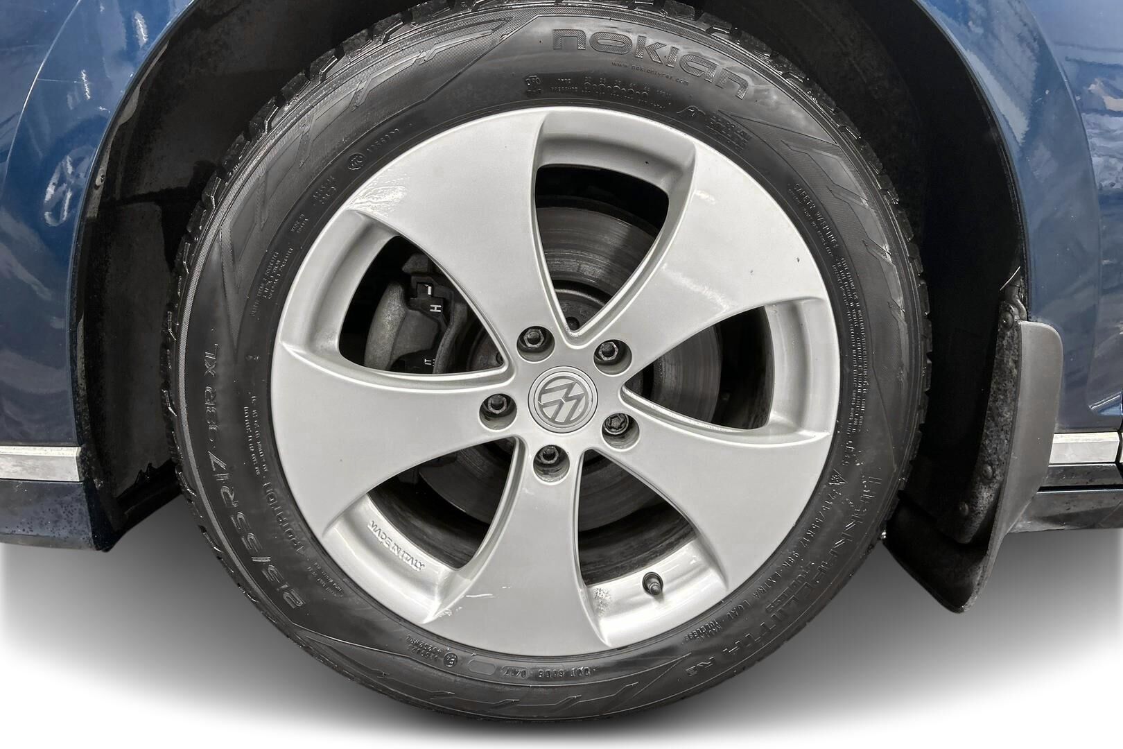 Volkswagen Passat iso kuva 12