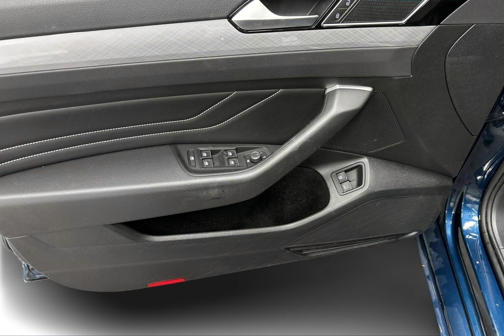 Volkswagen Passat iso kuva 13