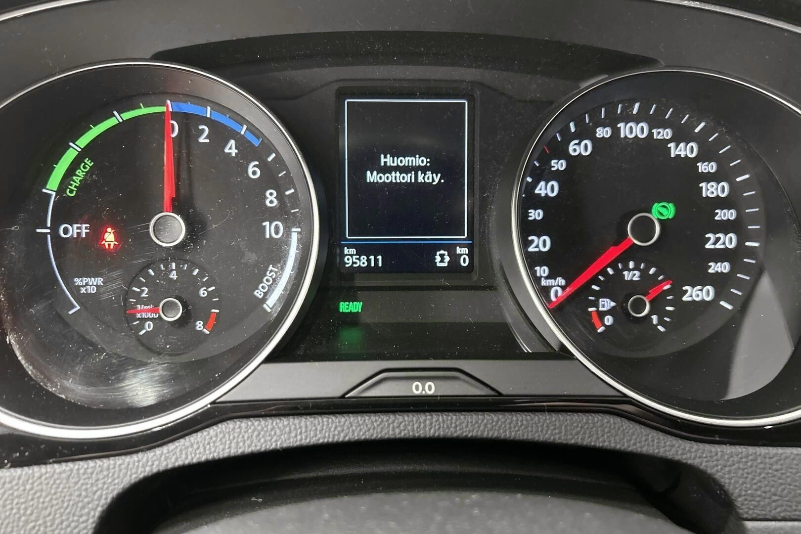 Volkswagen Passat iso kuva 16