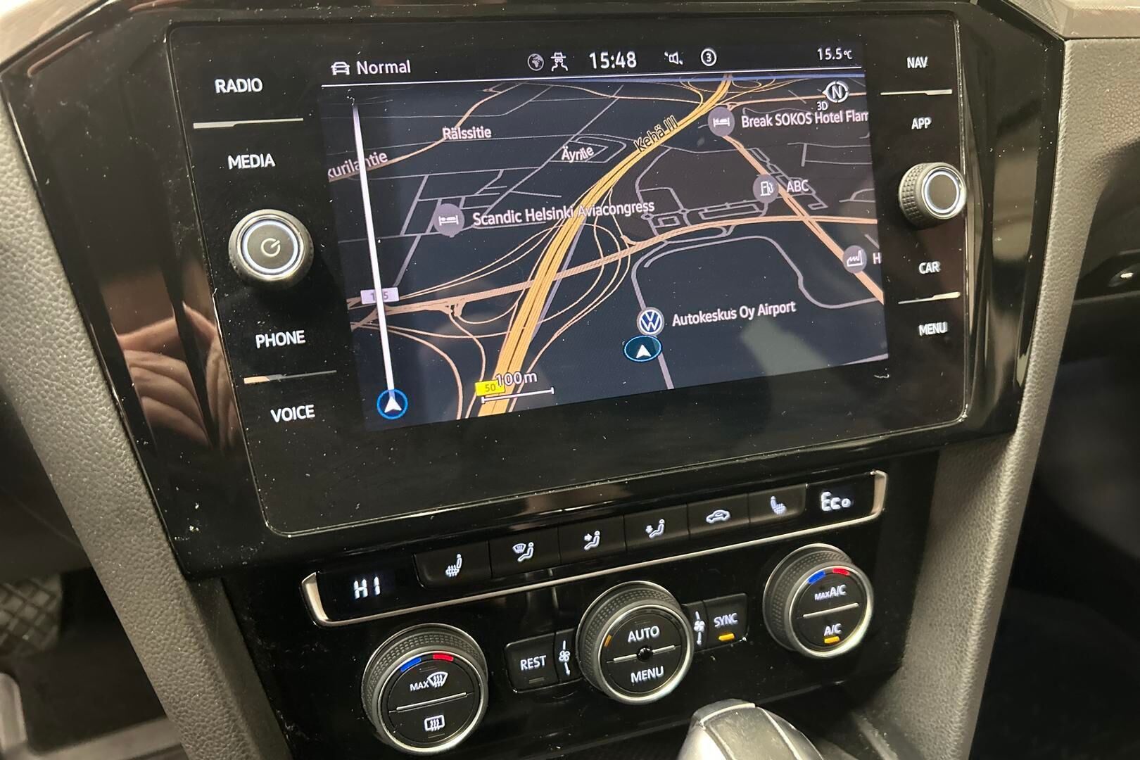 Volkswagen Passat iso kuva 18