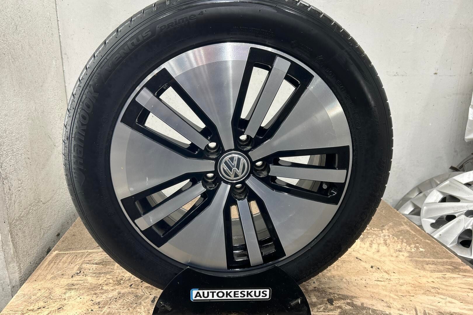 Volkswagen Passat iso kuva 21