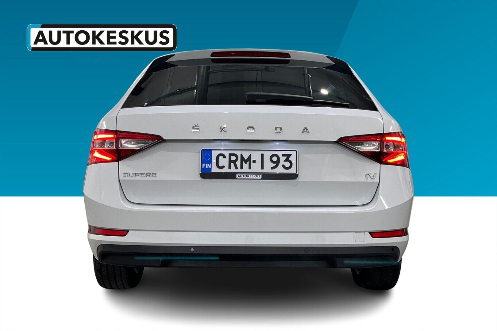 Skoda Superb iso kuva 2