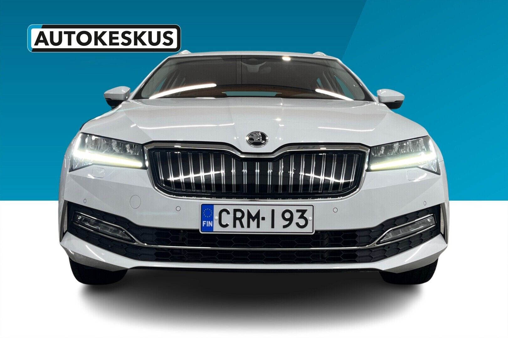 Skoda Superb iso kuva 4