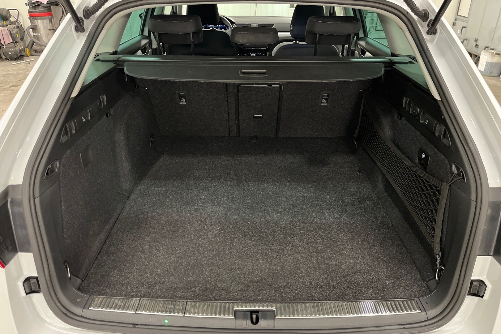 Skoda Superb iso kuva 9