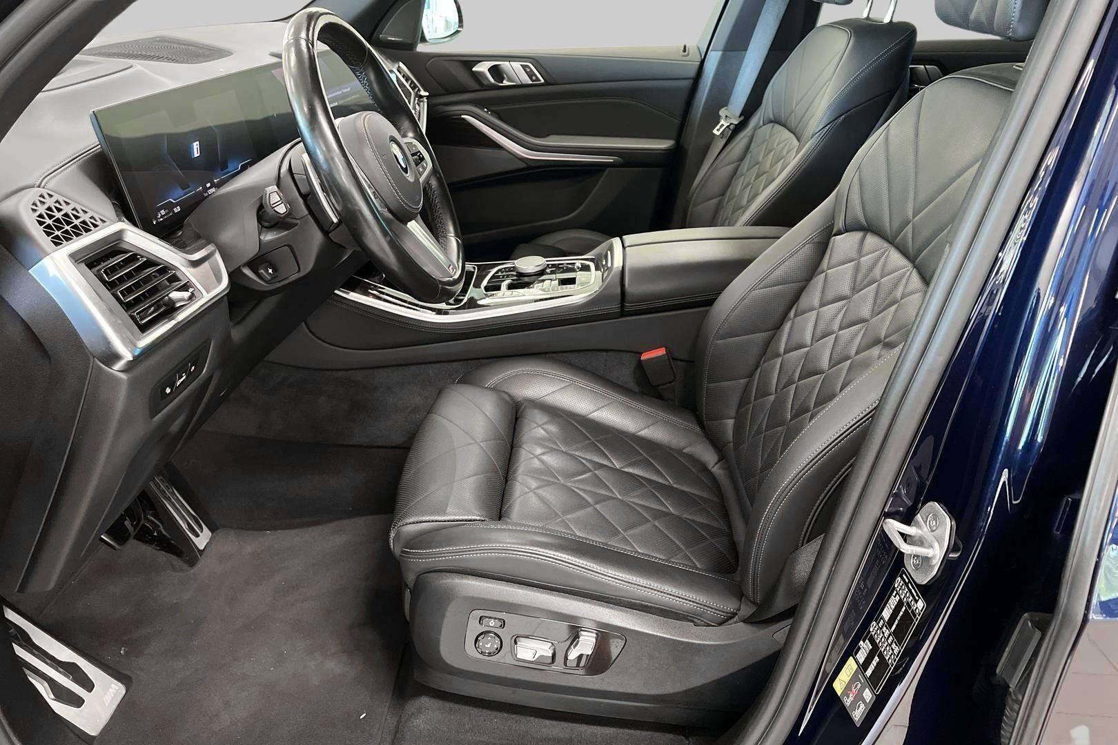 BMW X5 iso kuva 9