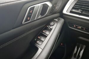 BMW X5 esikatselu 18