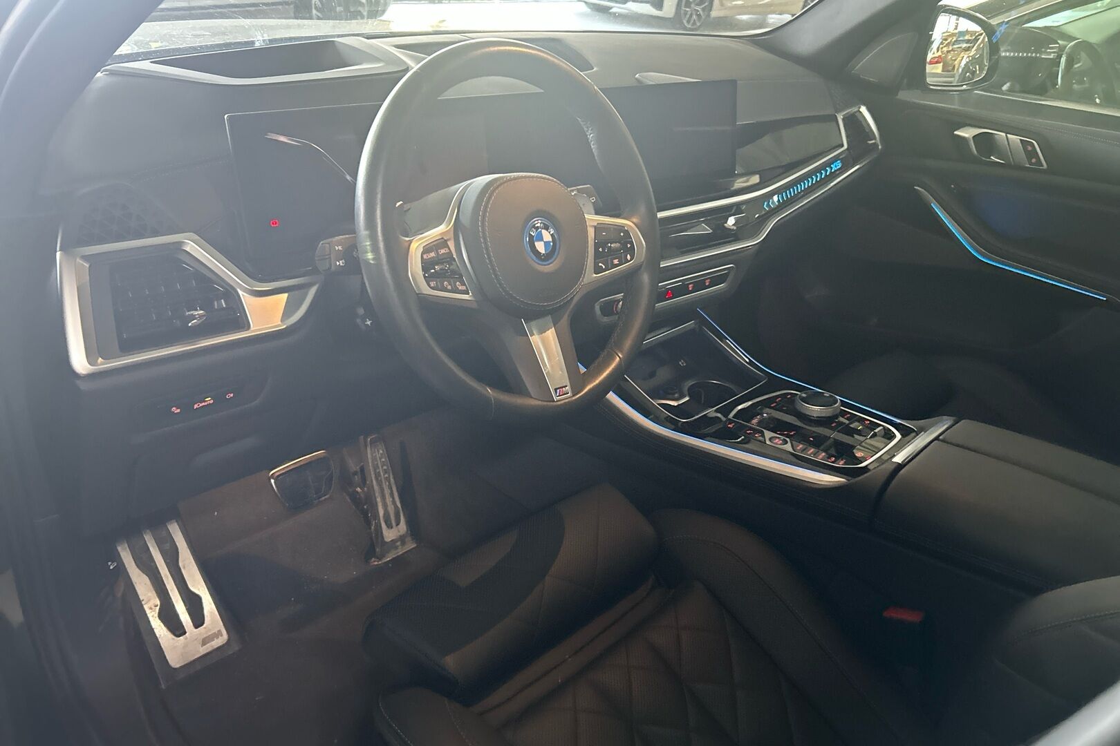 BMW X5 iso kuva 1