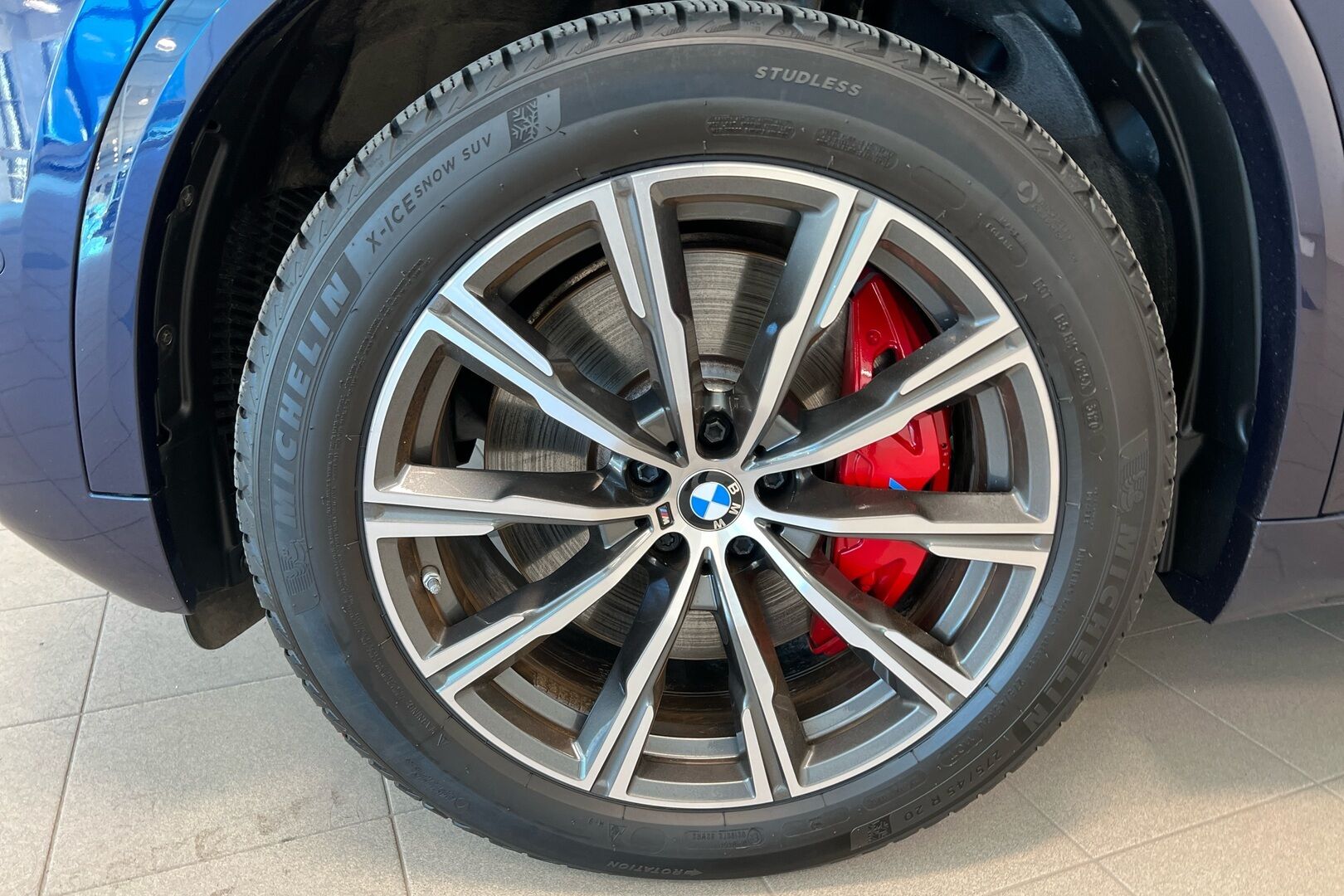 BMW X5 iso kuva 10