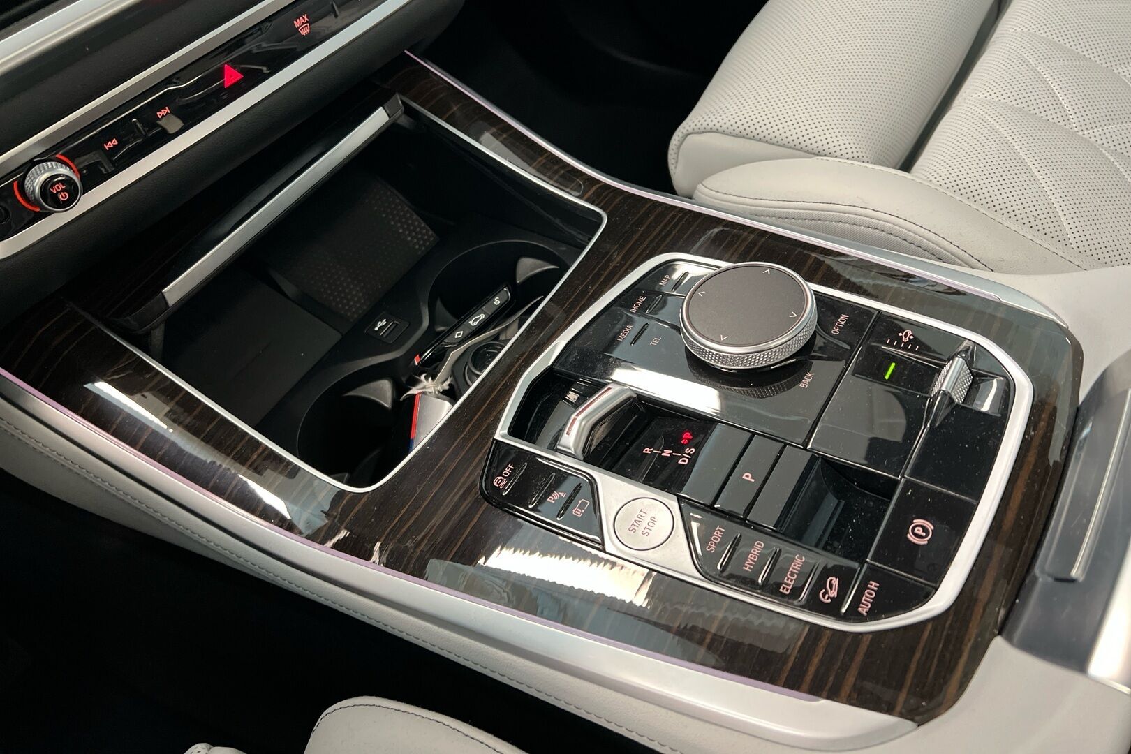 BMW X5 iso kuva 13