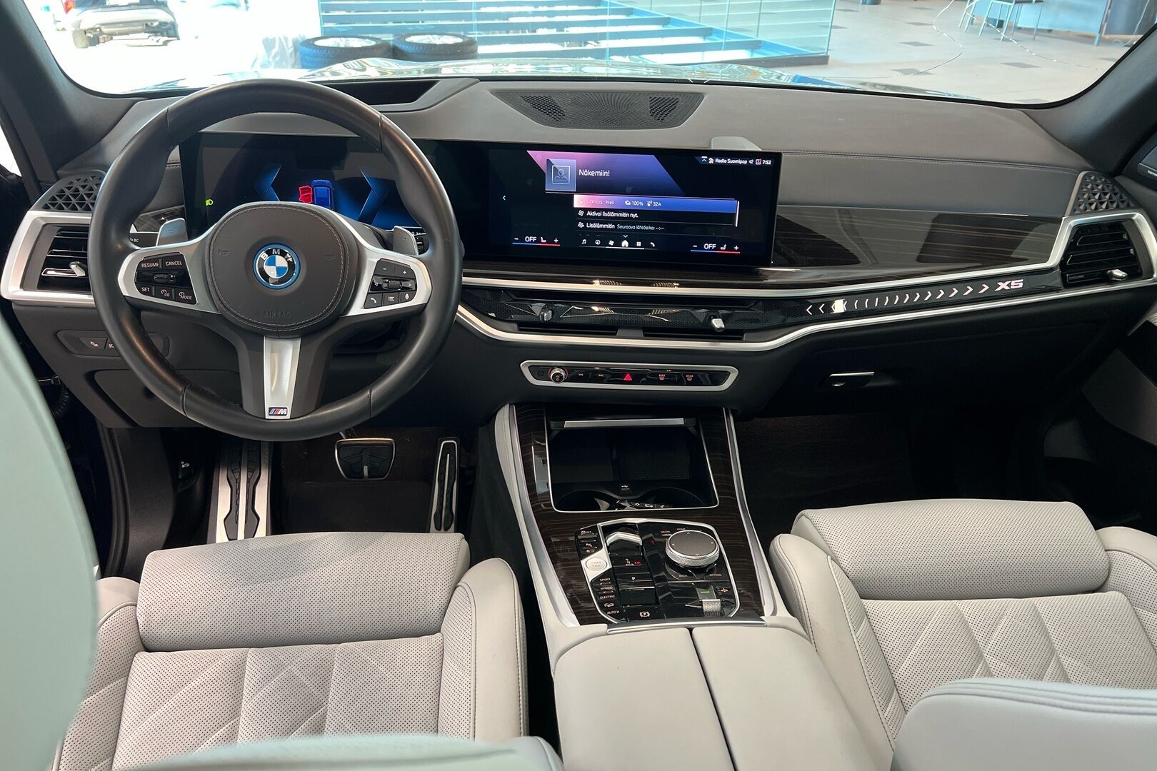 BMW X5 iso kuva 18