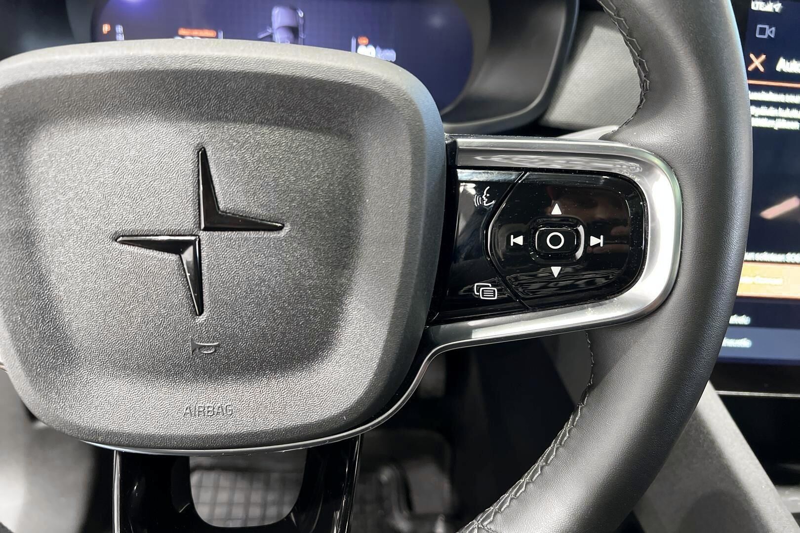 Polestar 2 iso kuva 25