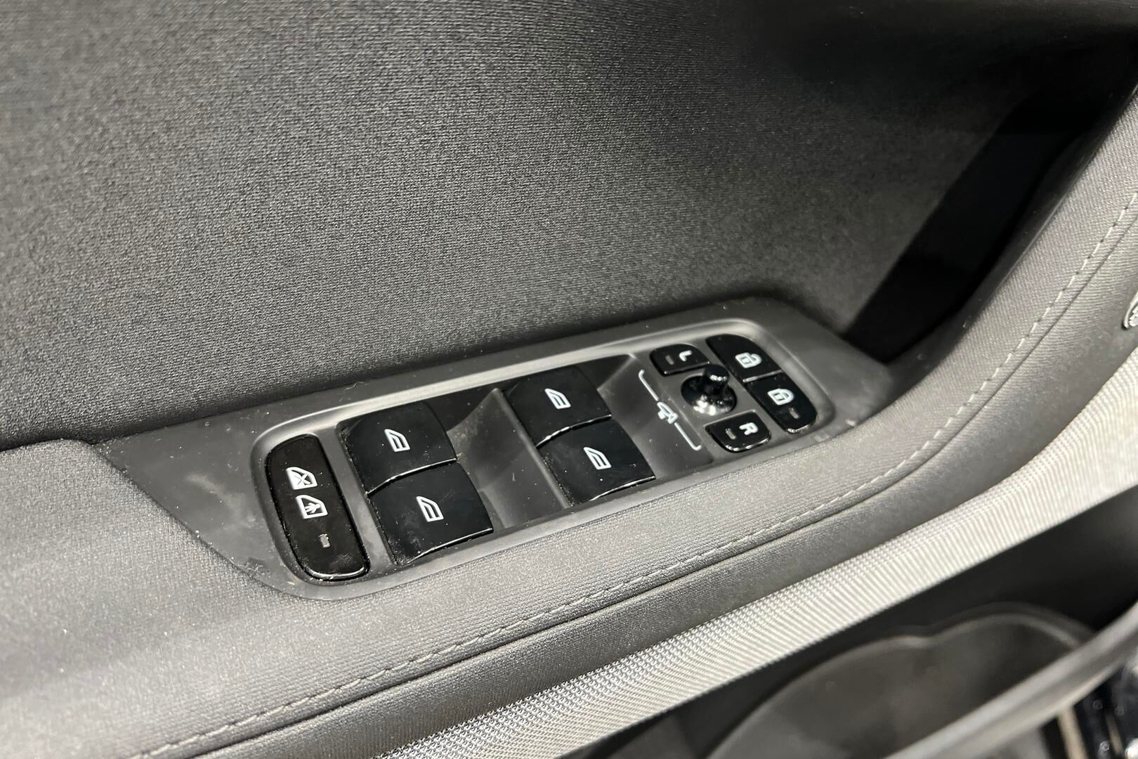 Polestar 2 iso kuva 28