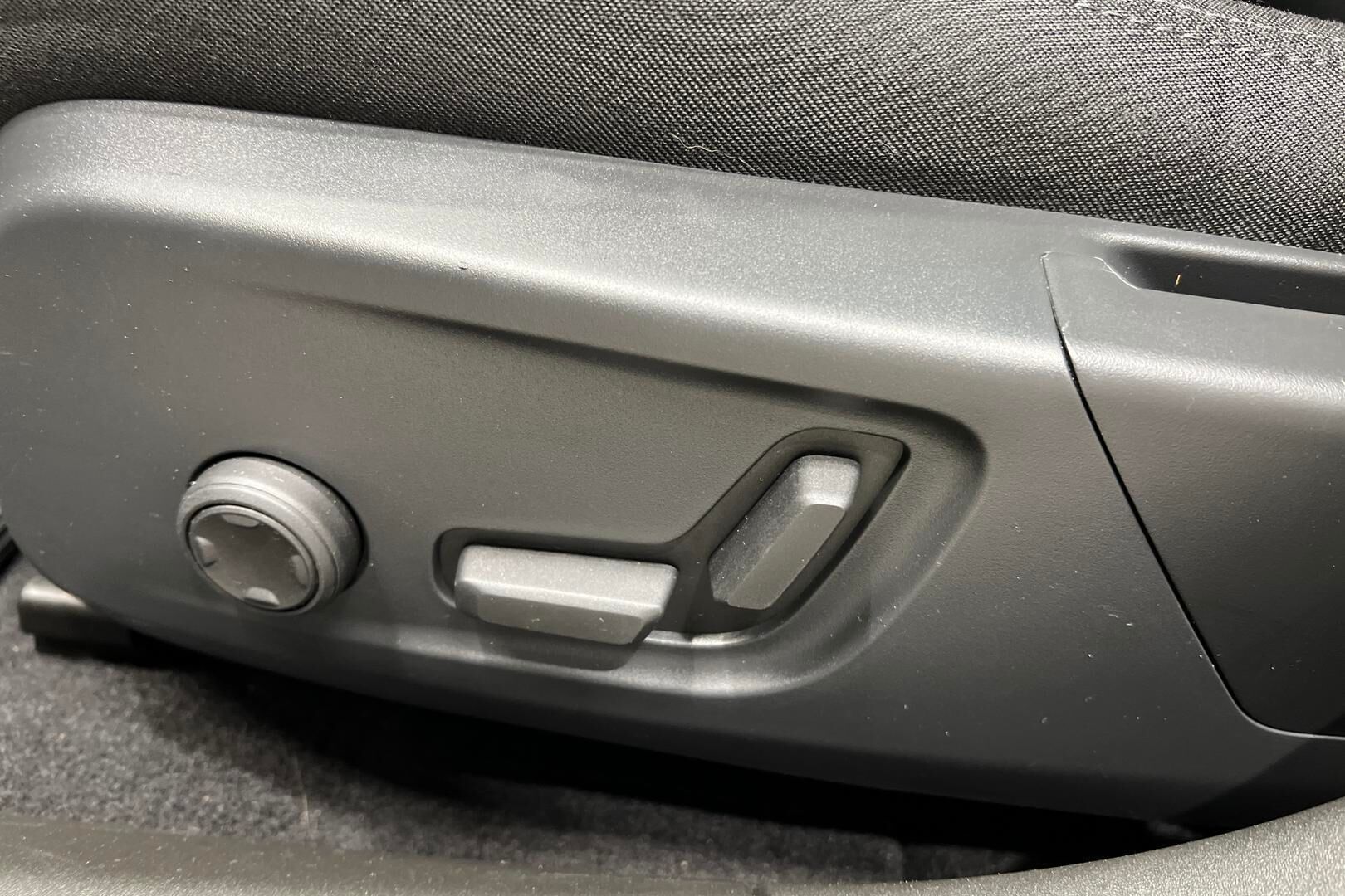Polestar 2 iso kuva 30