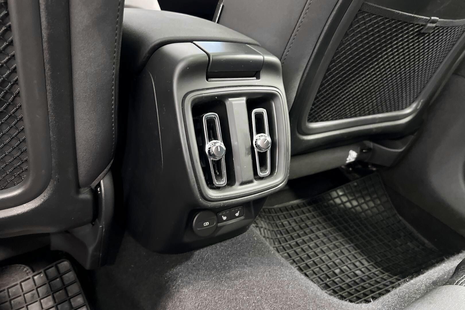 Polestar 2 iso kuva 31
