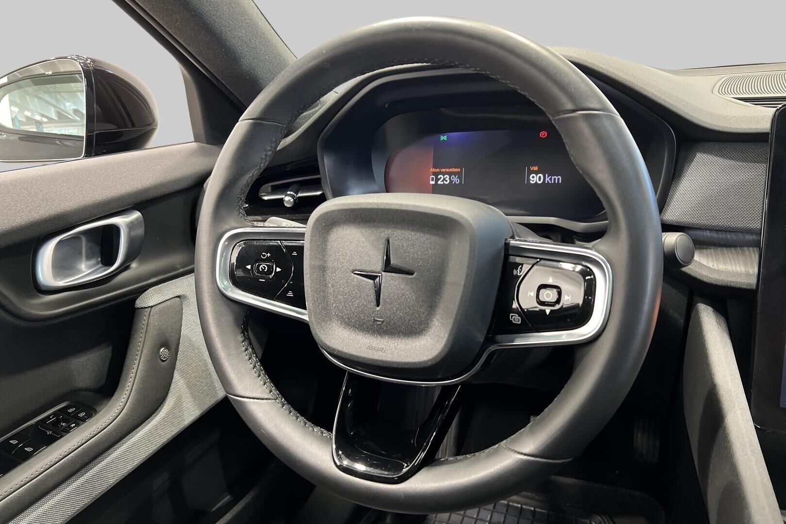 Polestar 2 iso kuva 34