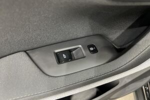 Polestar 2 esikatselu 35