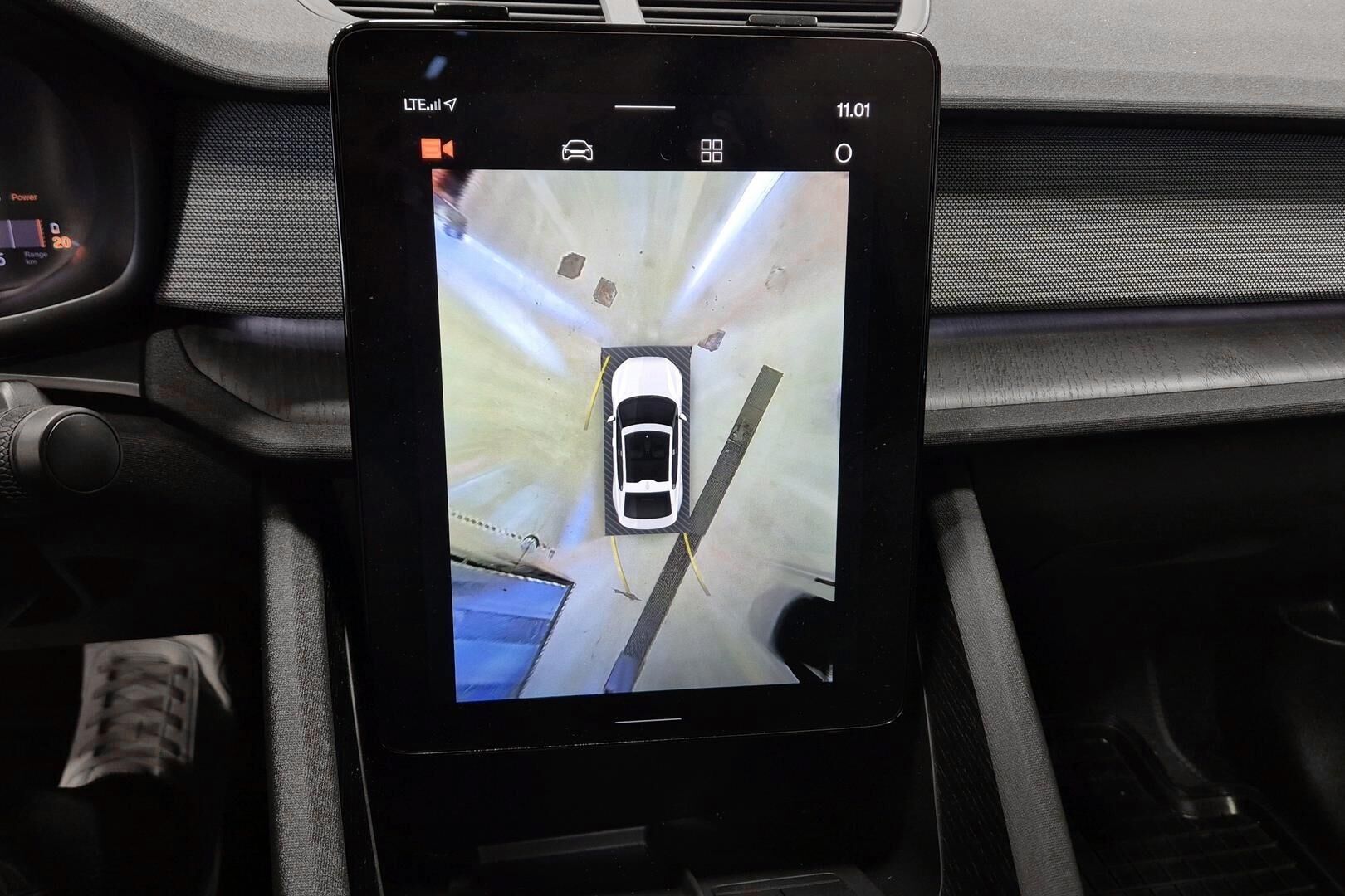 Polestar 2 iso kuva 6