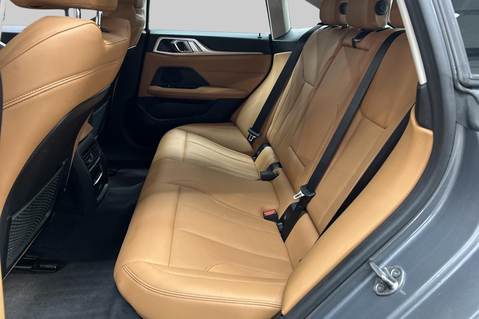 BMW i4 iso kuva 21