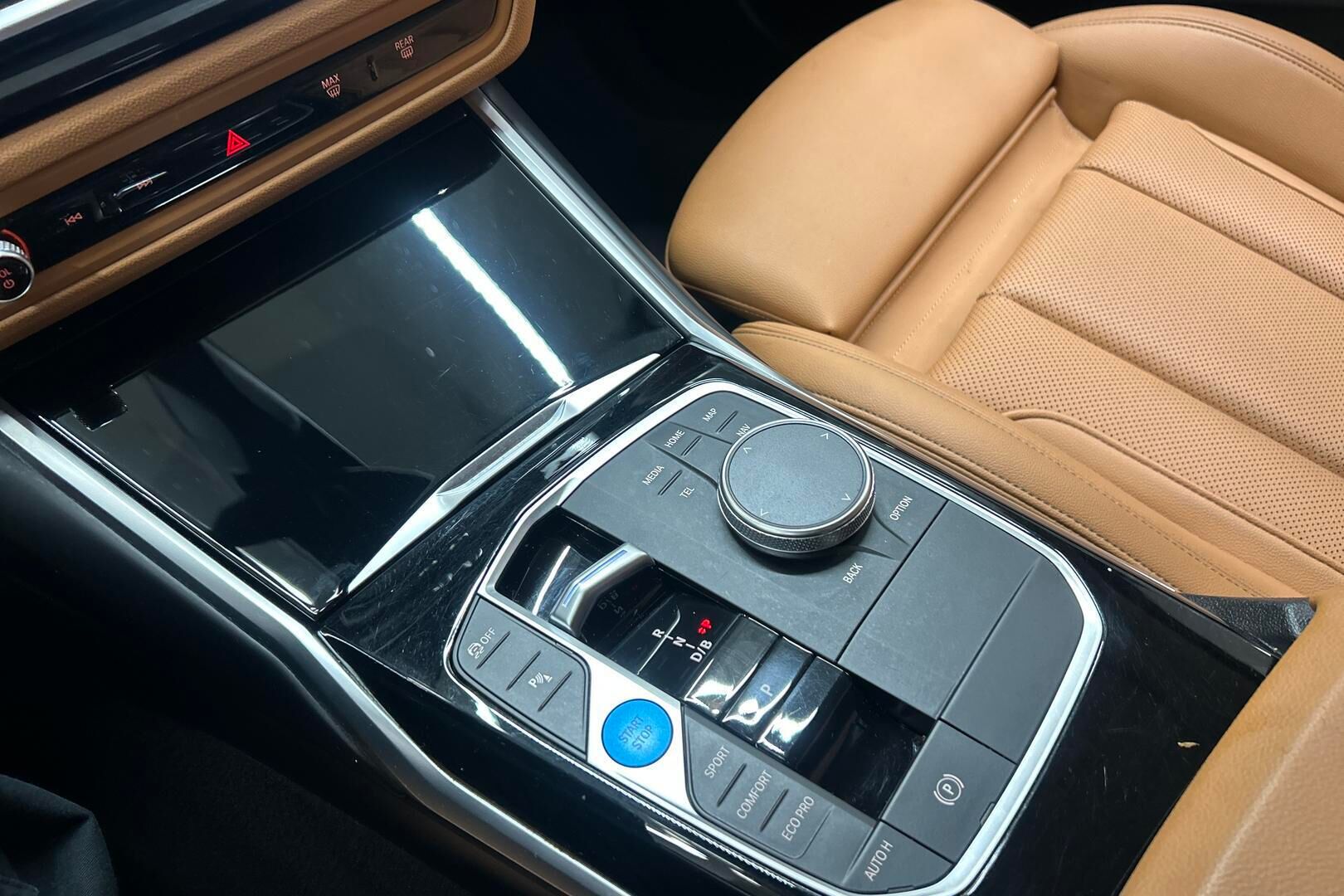 BMW i4 iso kuva 14