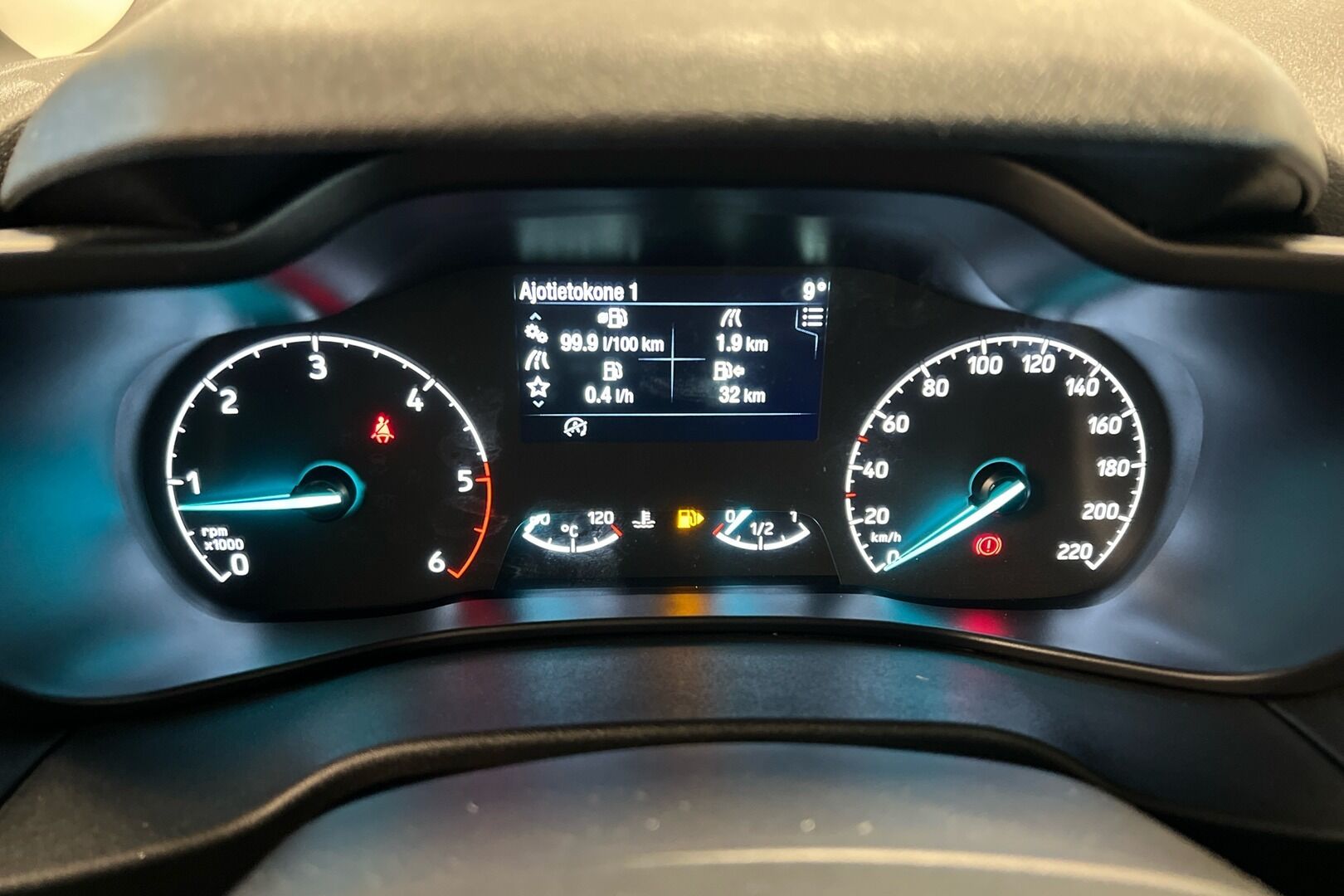 Ford Transit Connect iso kuva 11