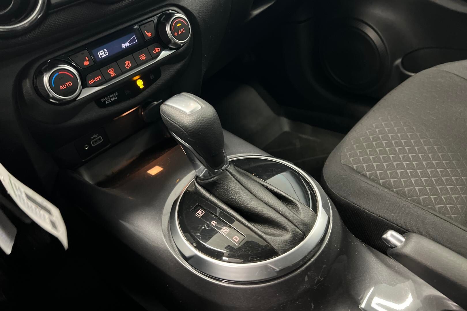 Nissan Juke iso kuva 19