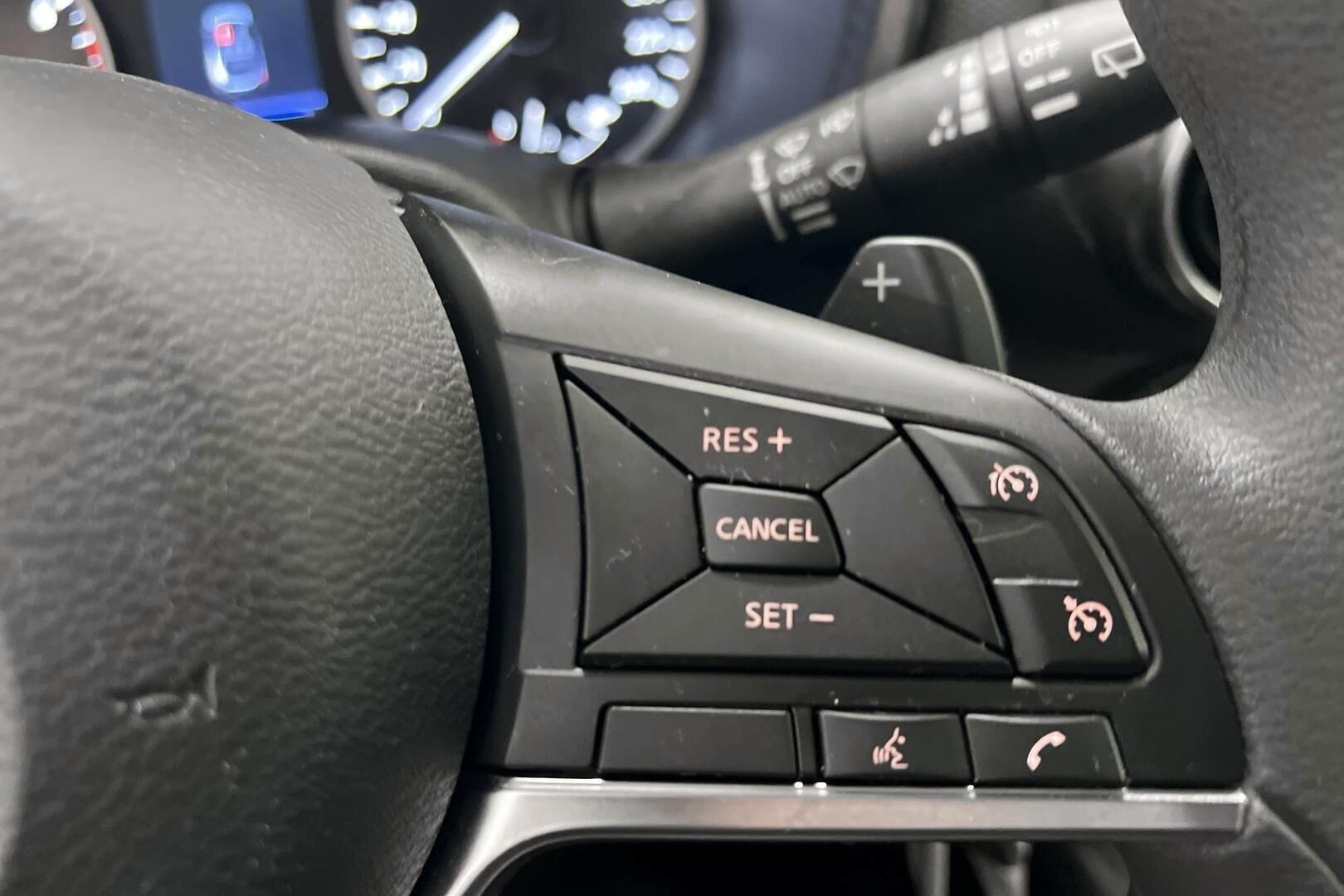 Nissan Juke iso kuva 13