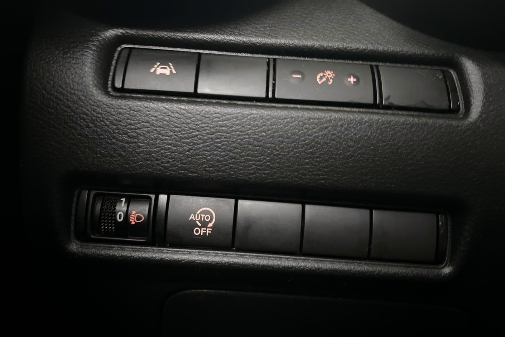 Nissan Juke iso kuva 14