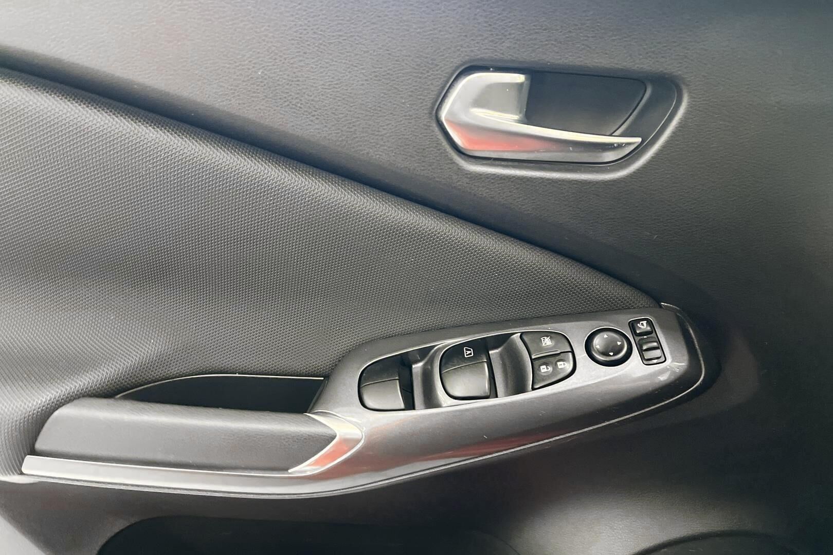 Nissan Juke iso kuva 21