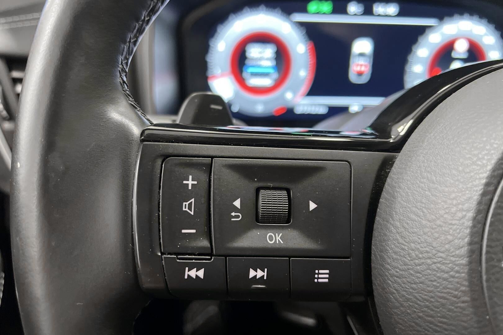 Nissan Qashqai iso kuva 16