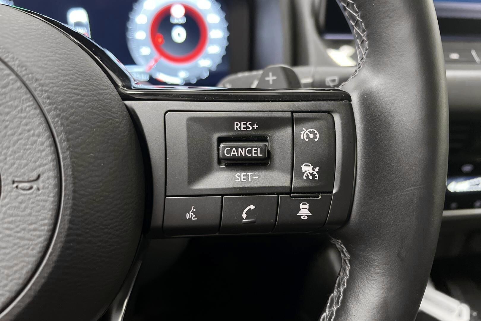 Nissan Qashqai iso kuva 17