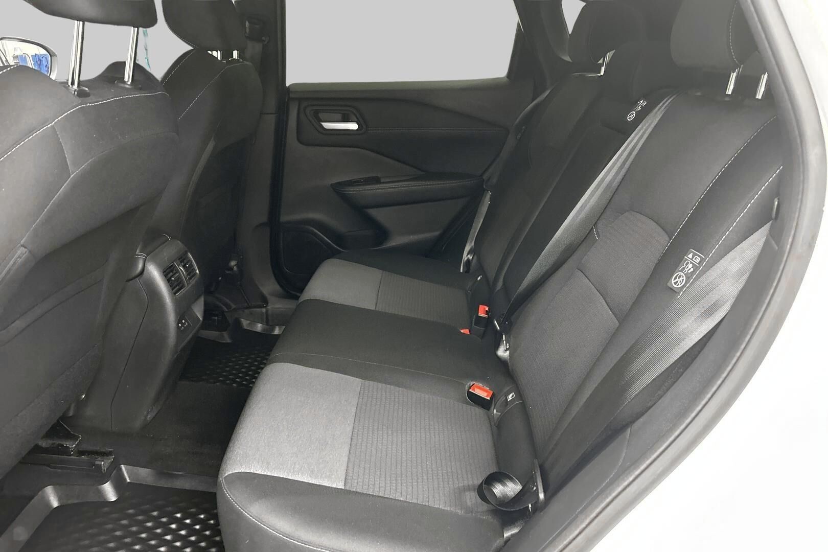 Nissan Qashqai iso kuva 8