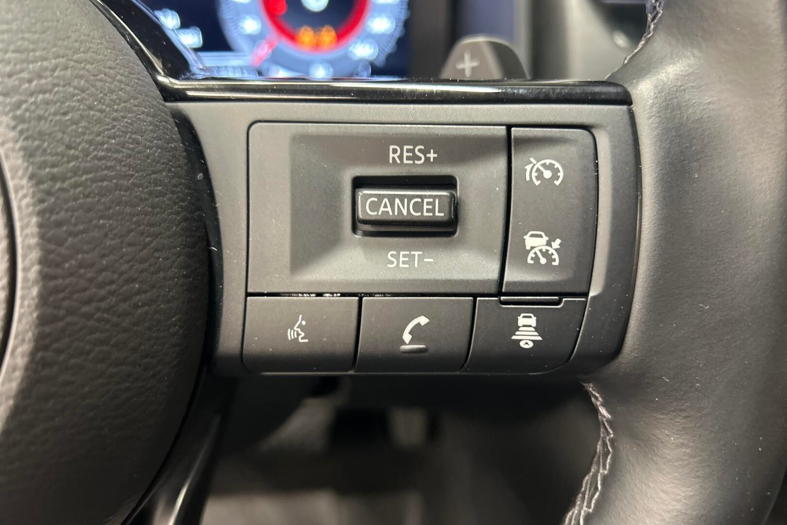 Nissan Qashqai iso kuva 14